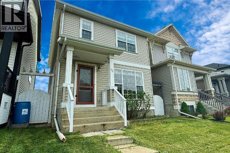 Property at 124 Prestwick Villas SE image 2