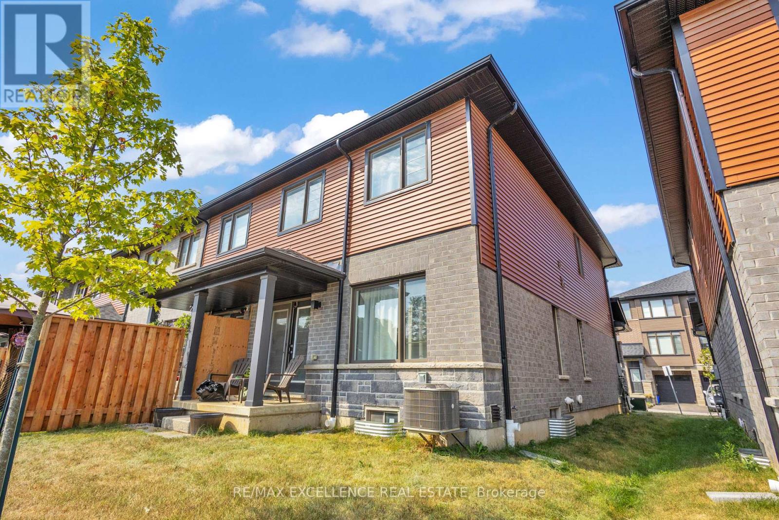 Property at 84 - 120 COURT DRIVE image 2