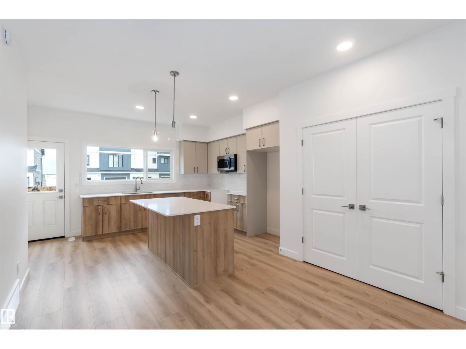 2032 191 St Nw, Edmonton, Alberta  T6M 3A8 - Photo 10 - E4444000