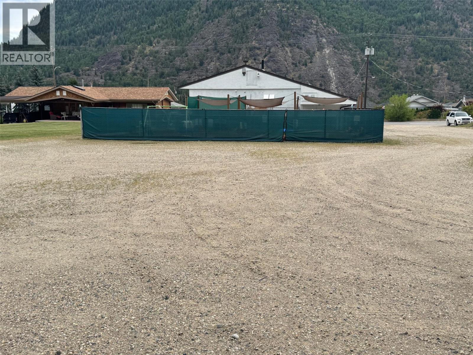 3375 Laburnum Drive, Trail, British Columbia  V1R 2S8 - Photo 6 - 10357999