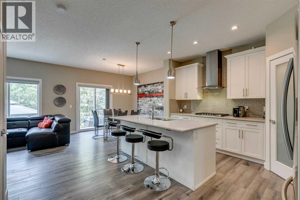 Property at 153 Walgrove Terrace SE image 5