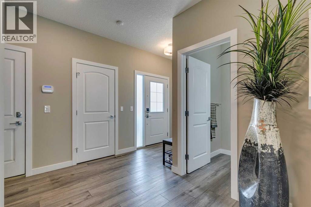 Property at 153 Walgrove Terrace SE image 3