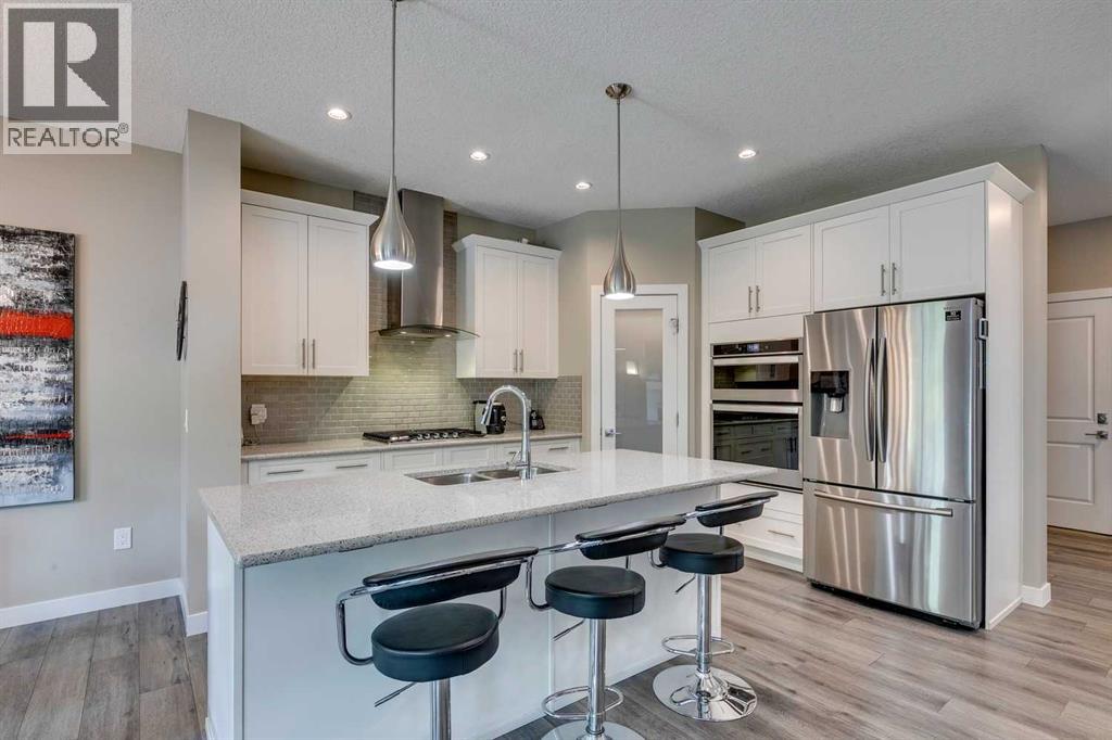 Property at 153 Walgrove Terrace SE image 1