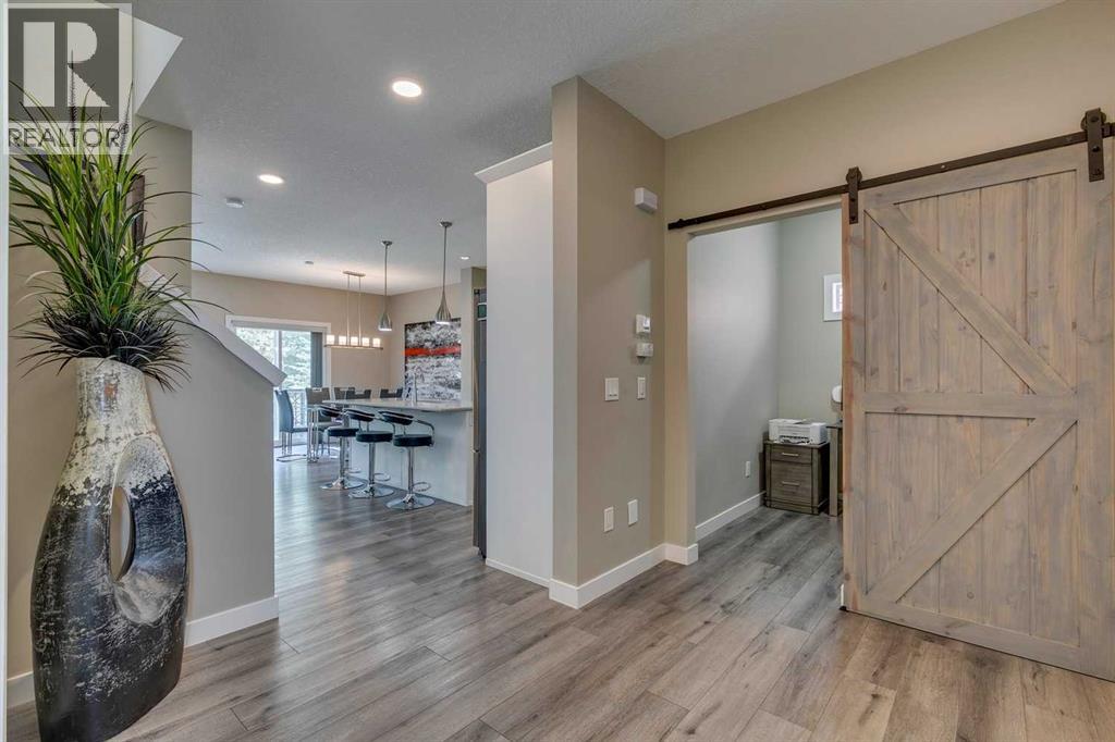 Property at 153 Walgrove Terrace SE image 4