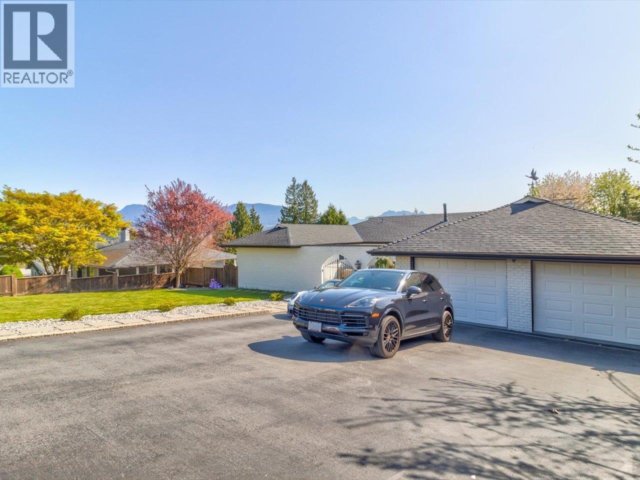 1001 Palmdale Street, Coquitlam, British Columbia  V3C 3R3 - Photo 39 - R2995652