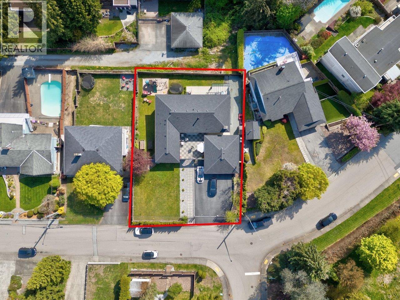 1001 Palmdale Street, Coquitlam, British Columbia  V3C 3R3 - Photo 29 - R2995652