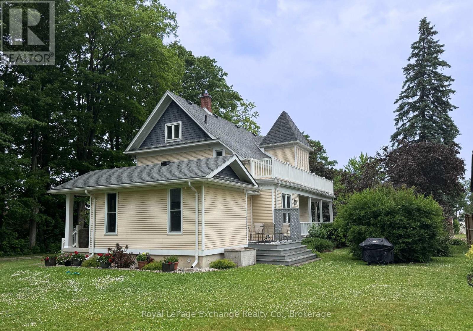 8 Queen Street, Huron-Kinloss, Ontario  N0G 2R0 - Photo 46 - X12334357