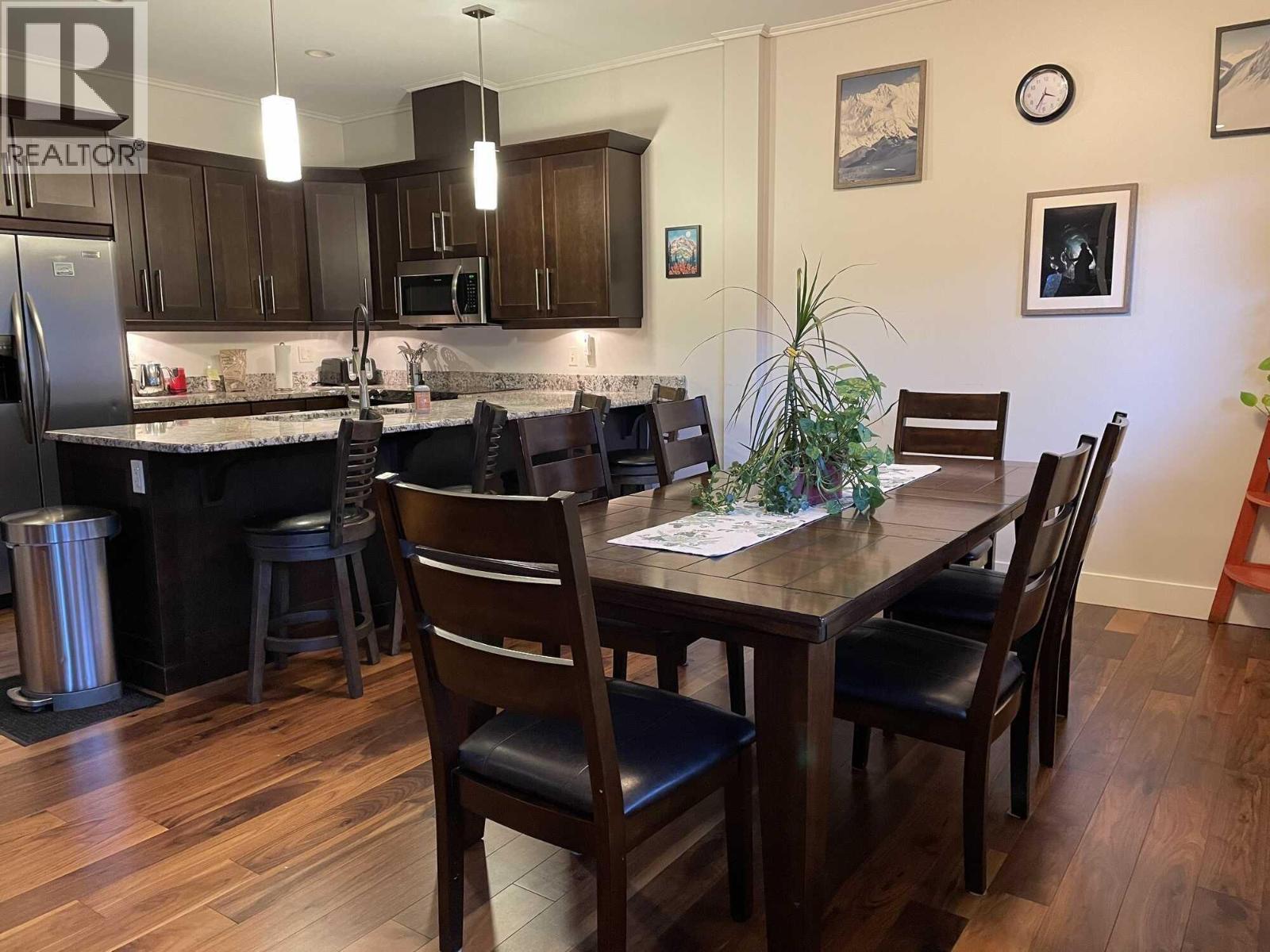 309 1 Street W Unit# 301, Revelstoke, British Columbia  V0E 2S0 - Photo 2 - 10359307