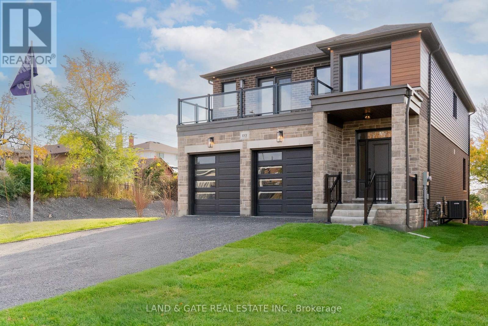 Property at 985 QUEENSDALE AVENUE image 2