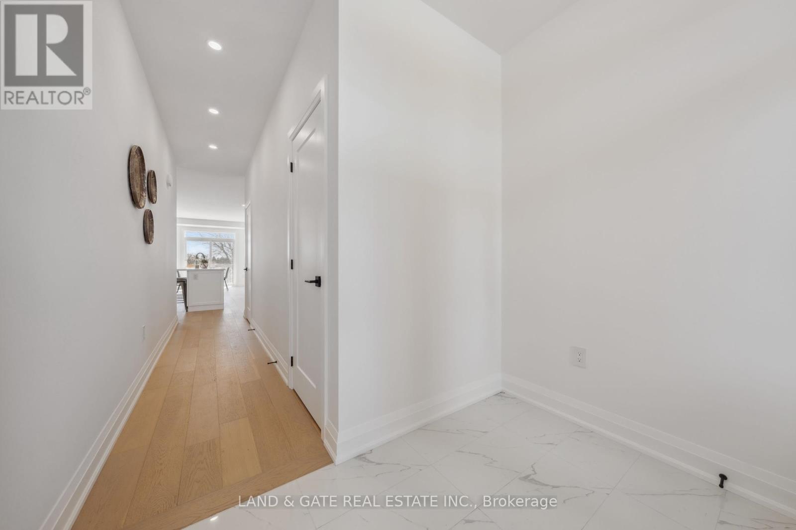 Property at 985 QUEENSDALE AVENUE image 5