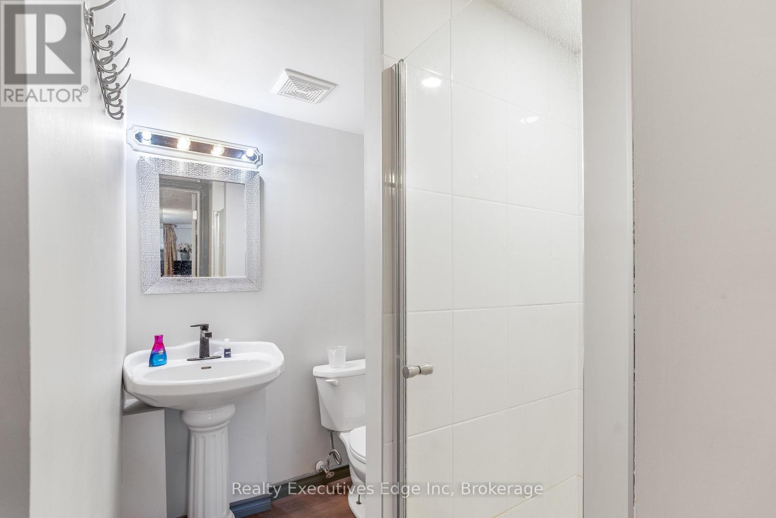 9 Hampton Street, Brantford, Ontario  N3S 7J2 - Photo 40 - X12343021