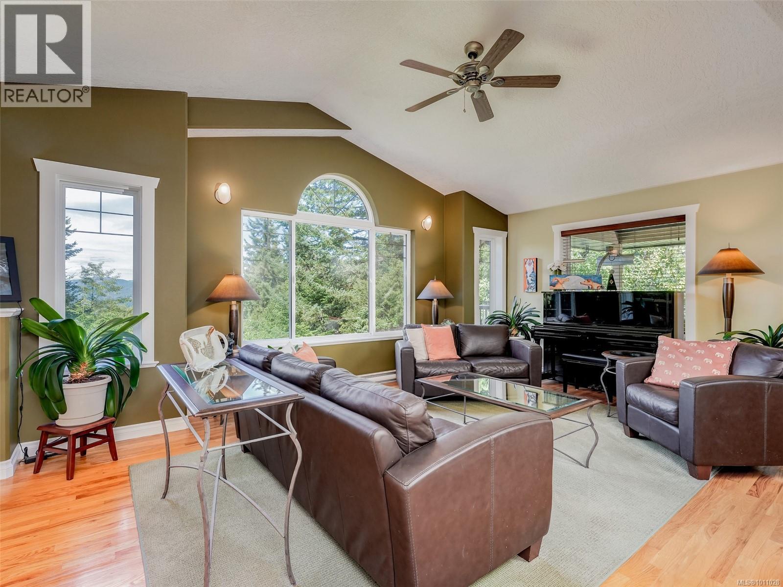 Property at 1420 Elan Pl image 2