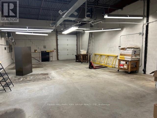 17 - 220 Industrial Parkway S, Aurora, Ontario  L4G 3V6 - Photo 2 - N12342981
