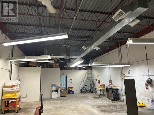 17 - 220 Industrial Parkway S, Aurora, Ontario  L4G 3V6 - Photo 4 - N12342981