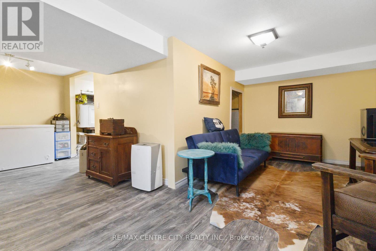 227 Oakland Avenue, London East (East M), Ontario  N5W 4J2 - Photo 30 - X12343048