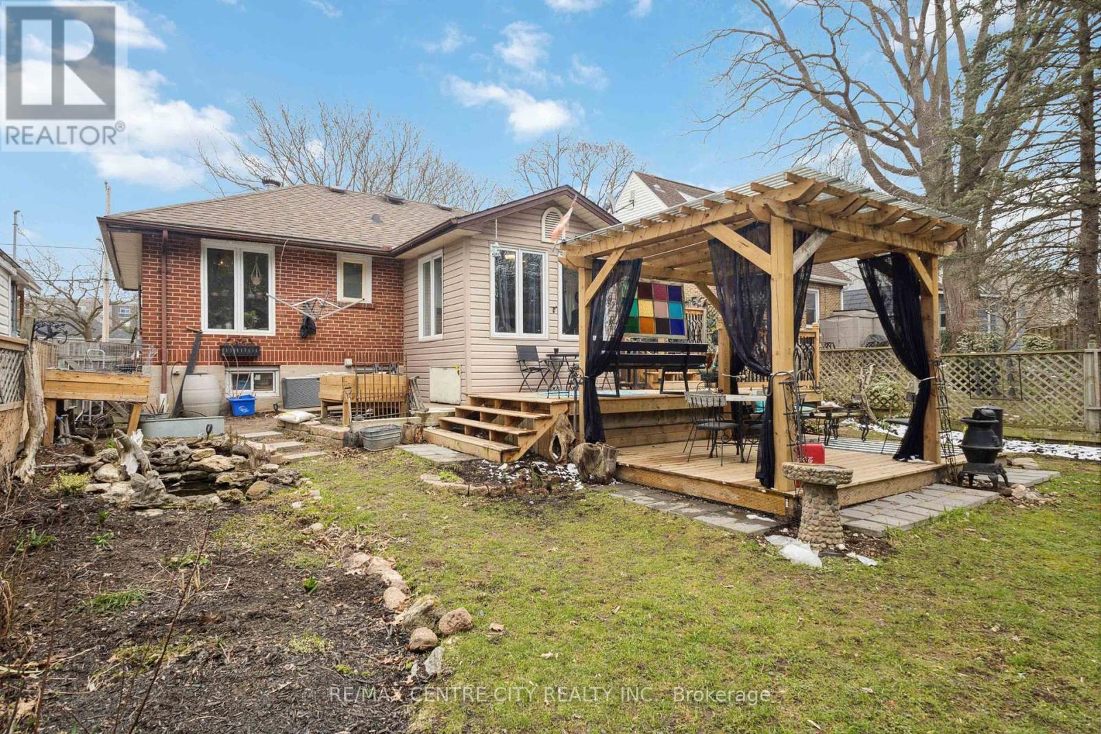 227 Oakland Avenue, London East (East M), Ontario  N5W 4J2 - Photo 40 - X12343048