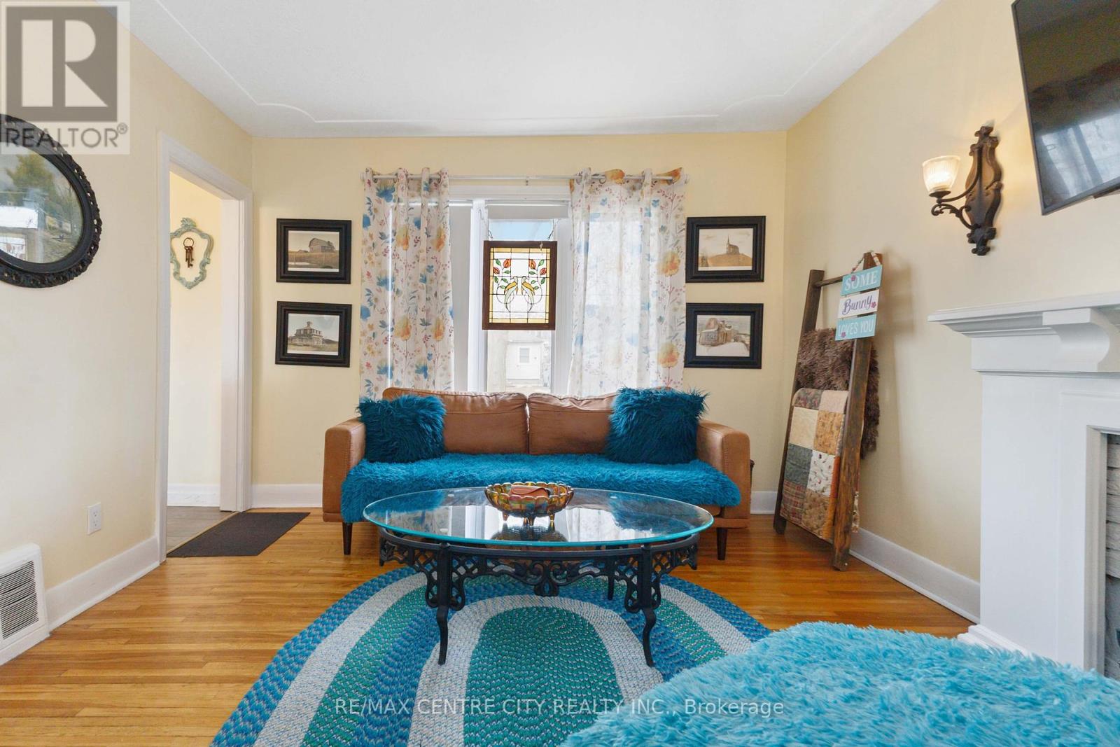 227 Oakland Avenue, London East (East M), Ontario  N5W 4J2 - Photo 8 - X12343048