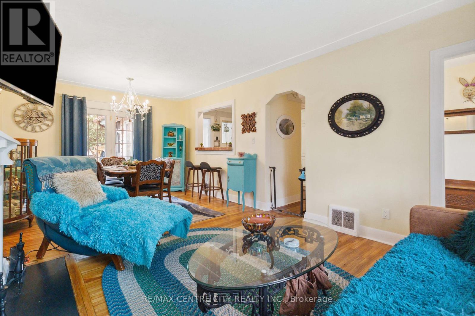227 Oakland Avenue, London East (East M), Ontario  N5W 4J2 - Photo 9 - X12343048