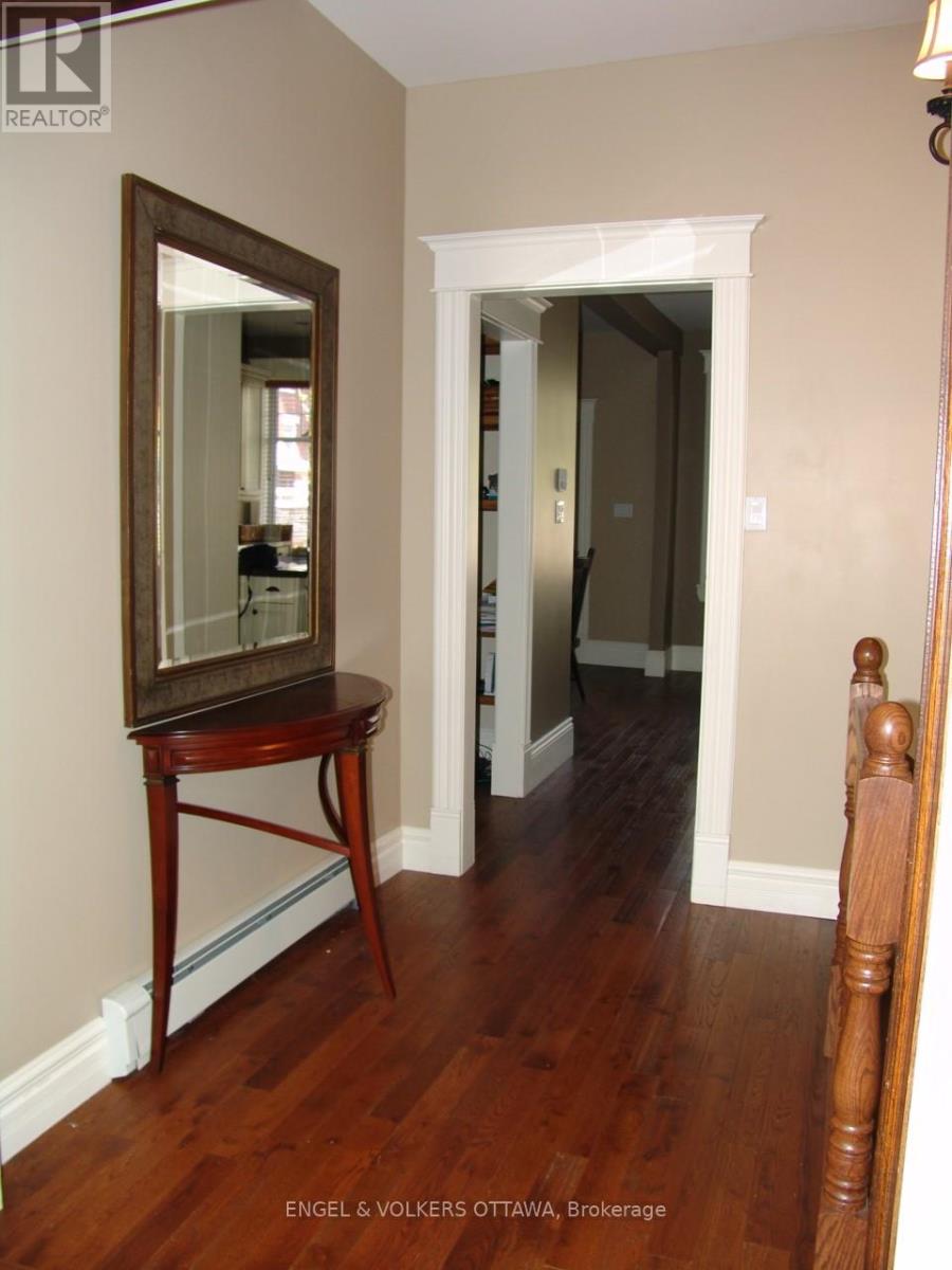 183 Holmwood Avenue, Ottawa, Ontario  K1S 2P4 - Photo 12 - X12343017