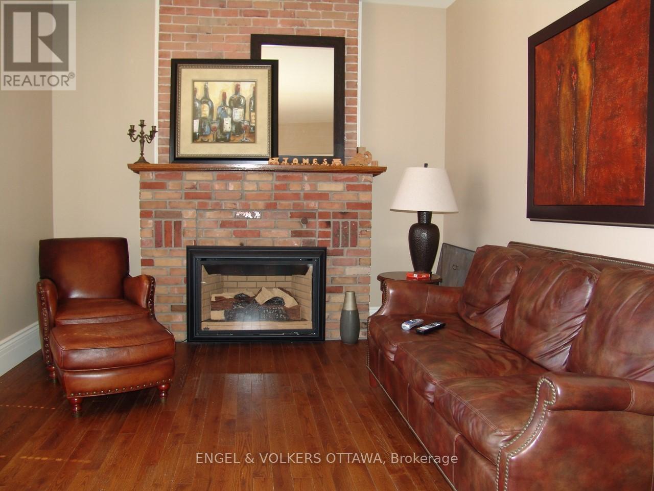 183 Holmwood Avenue, Ottawa, Ontario  K1S 2P4 - Photo 15 - X12343017