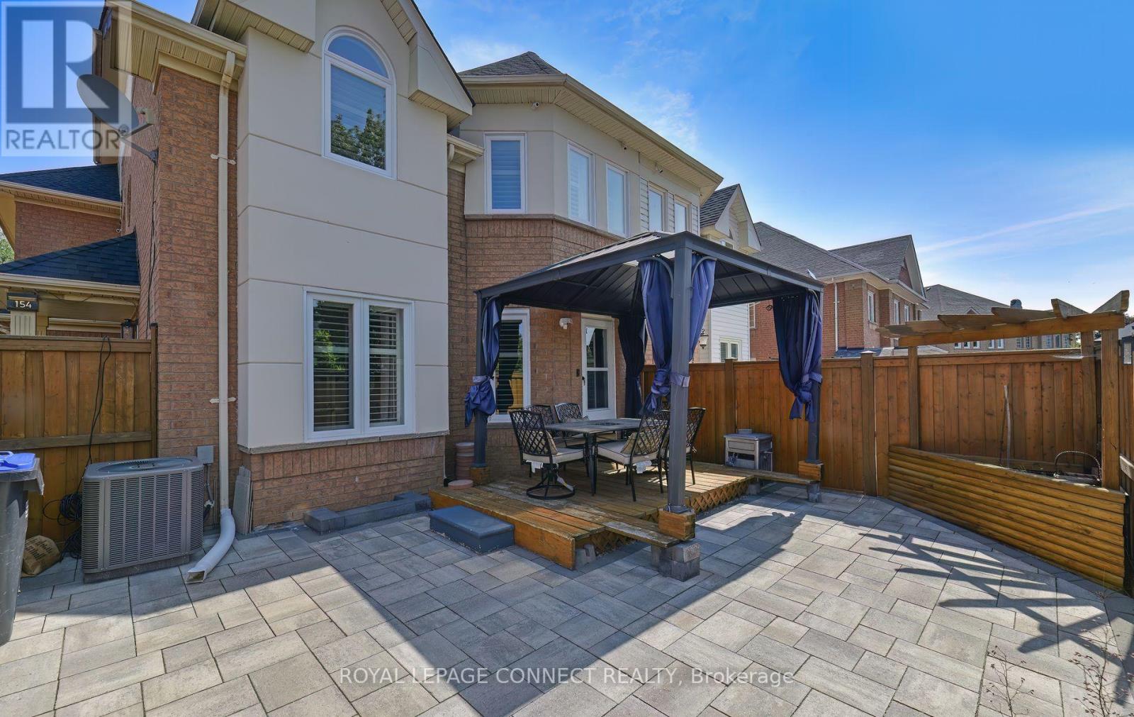 154 Pressed Brick Drive, Brampton, Ontario  L6V 4K6 - Photo 3 - W12342979