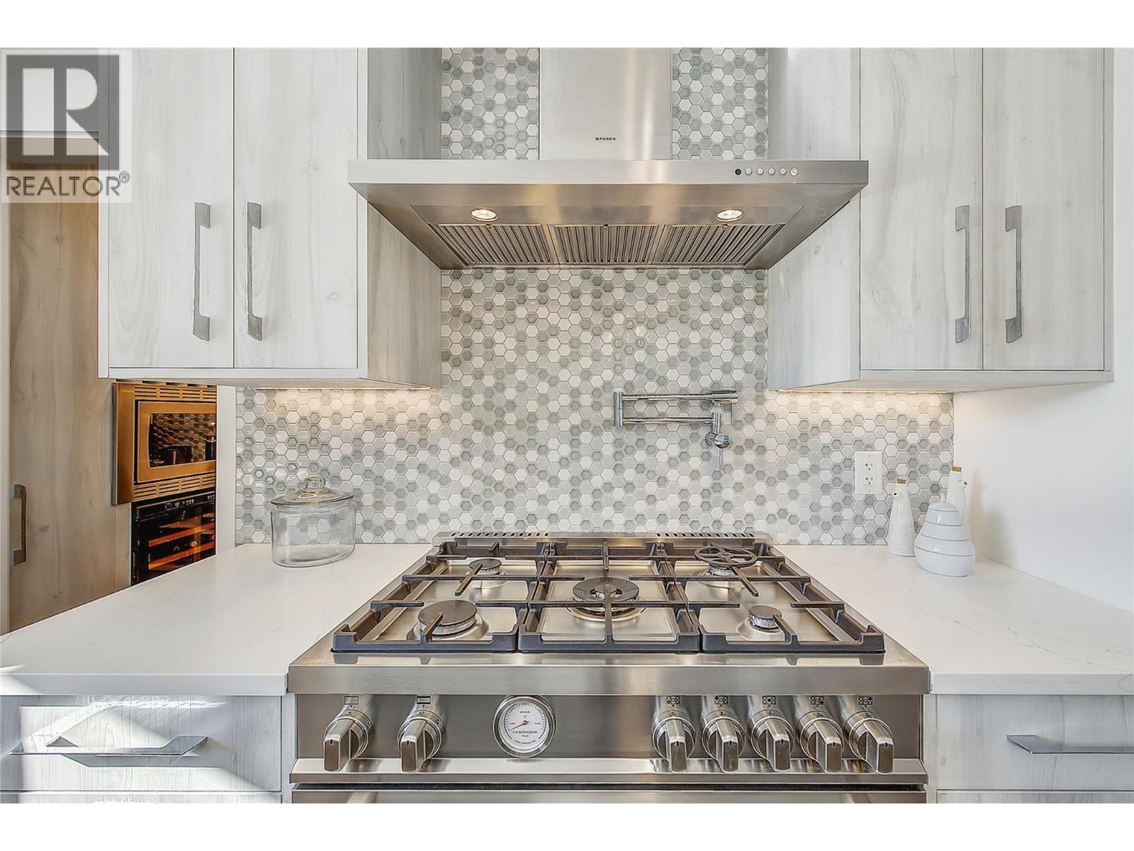4354 Kensington Drive, Kelowna, British Columbia  V1W 2L8 - Photo 11 - 10359084