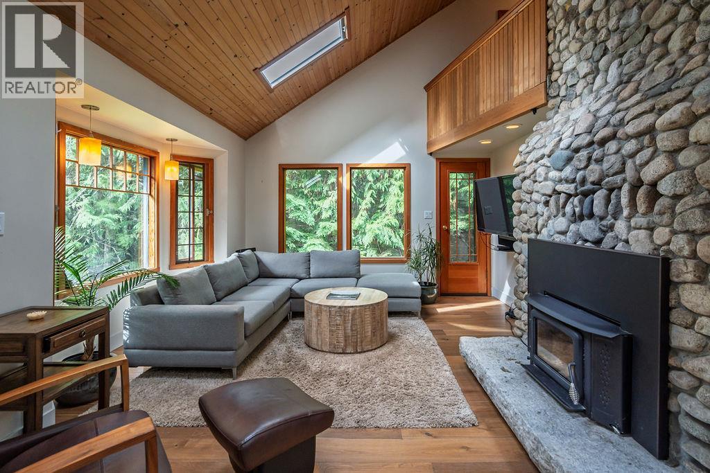 4225 3A Highway, nelson, British Columbia