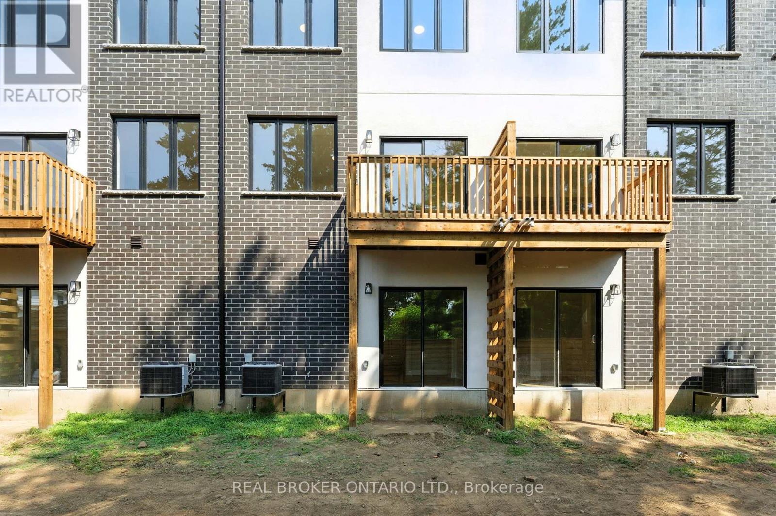 Unit 3 - 161 Fifth Avenue, Brant, Ontario  N3S 1A3 - Photo 36 - X12342963