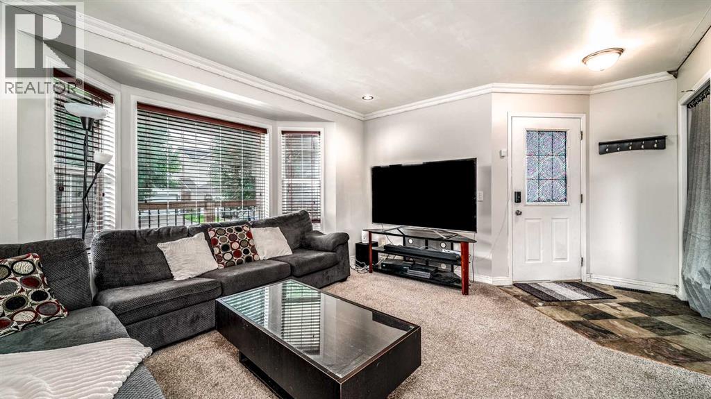Property at 62 Mt Aberdeen Link SE image 4