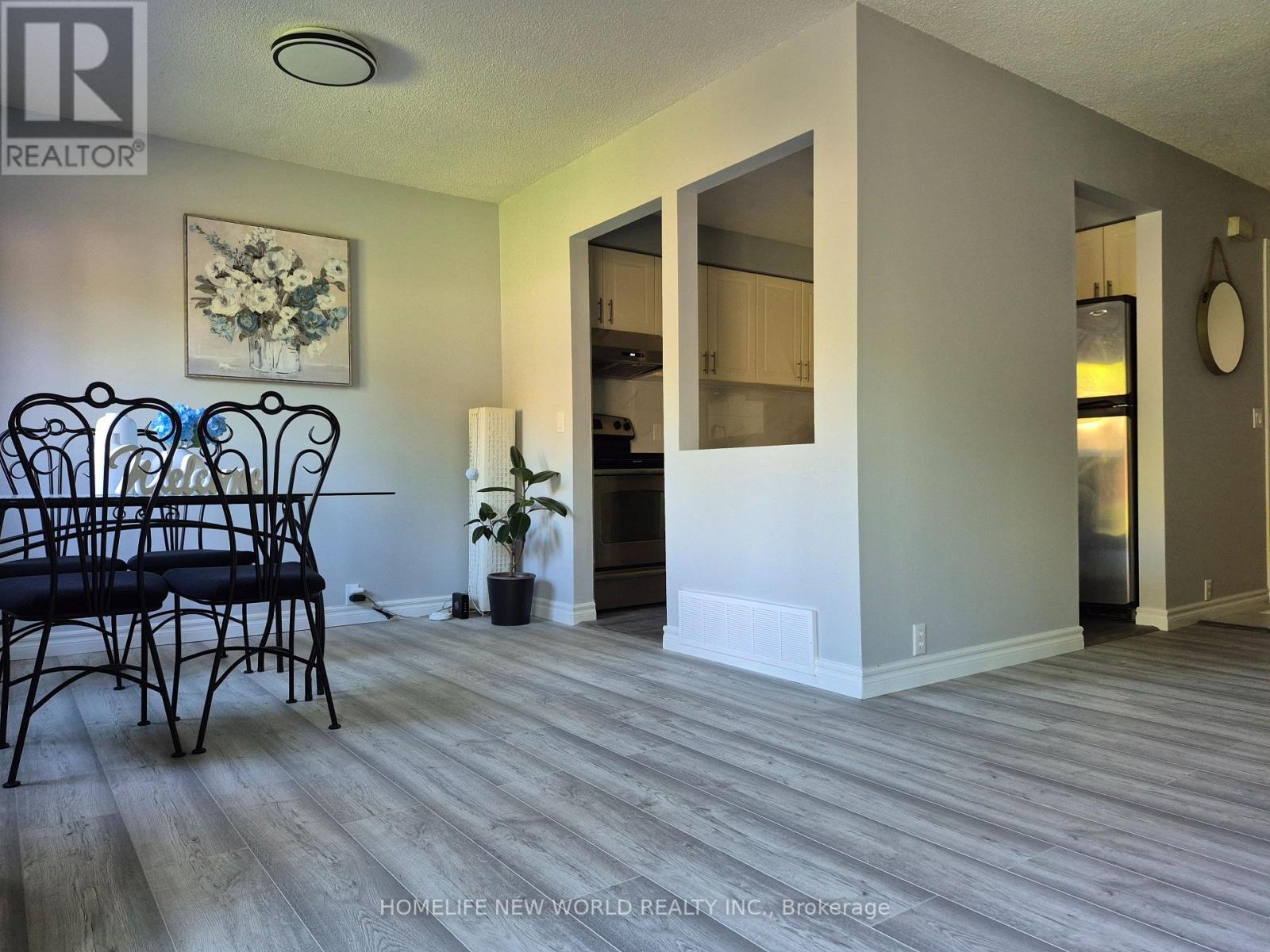 88 Madsen Crescent, Markham, Ontario  L3R 4P3 - Photo 4 - N12342952