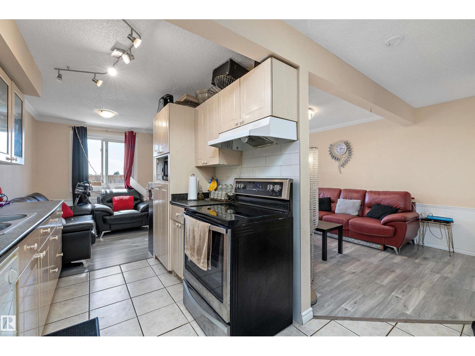 127 Cornell Co Nw, Edmonton, Alberta  T5C 3C3 - Photo 10 - E4452781