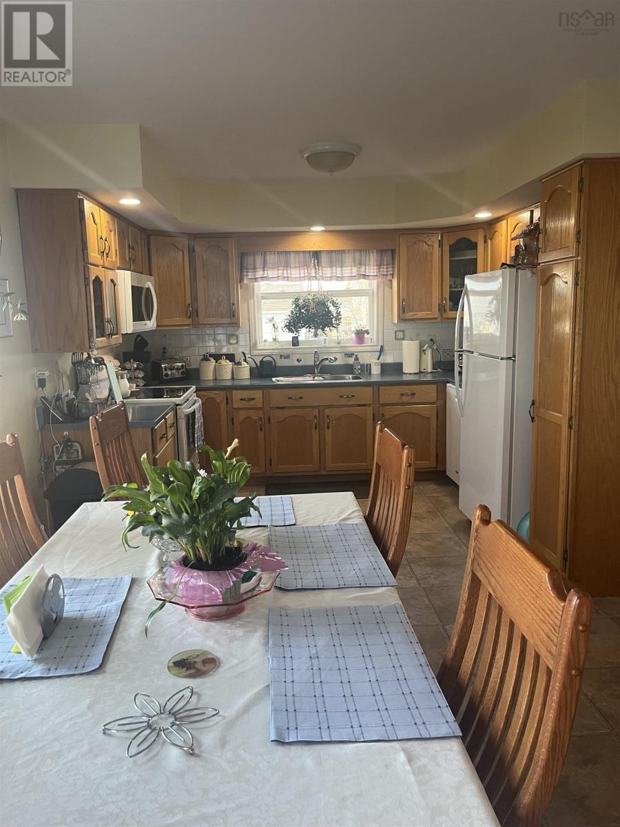 2 Cyrus Street, Glace Bay, Nova Scotia  B1A 6J7 - Photo 6 - 202512519