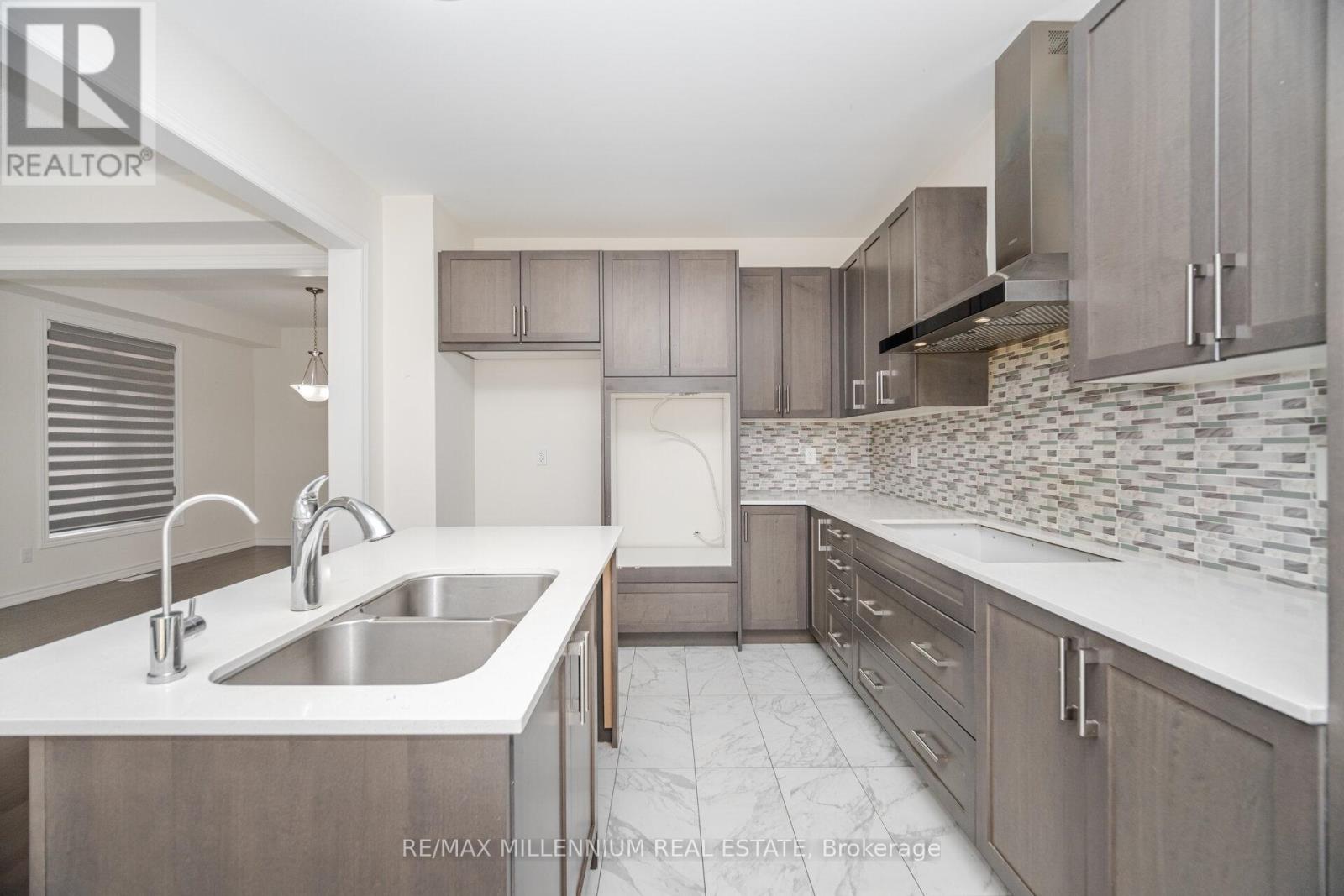3 Neil Promenade, Caledon, Ontario  L7C 4H6 - Photo 17 - W12343014