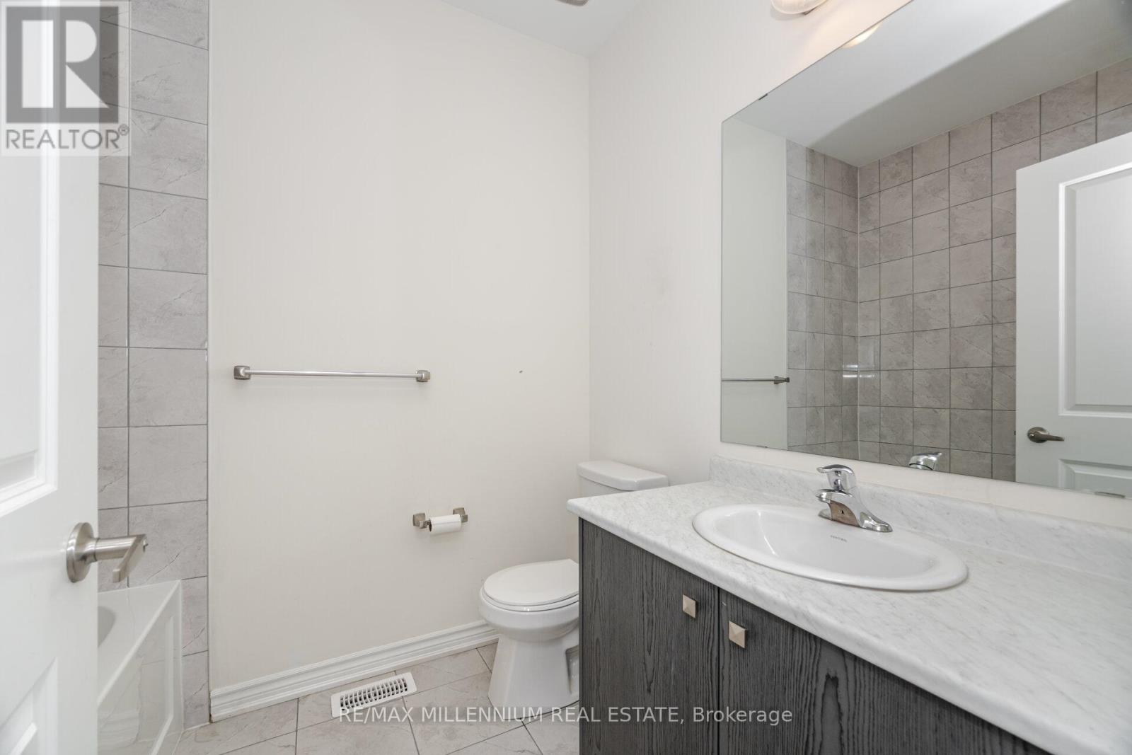 3 Neil Promenade, Caledon, Ontario  L7C 4H6 - Photo 41 - W12343014