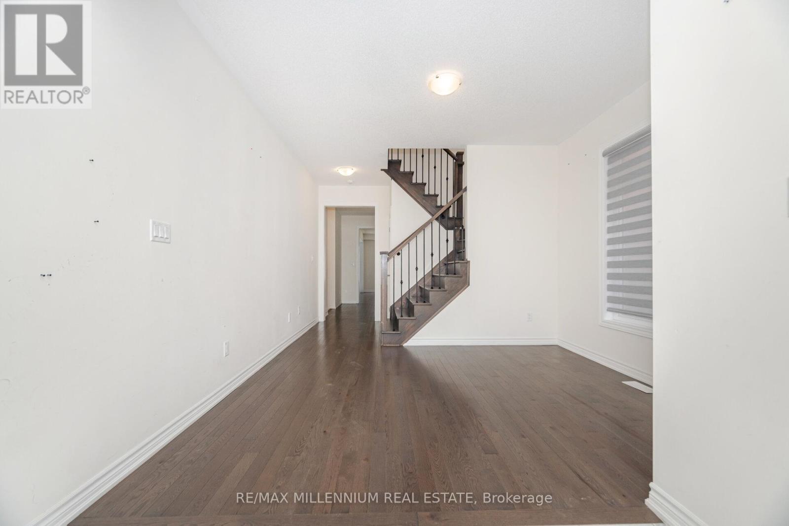 3 Neil Promenade, Caledon, Ontario  L7C 4H6 - Photo 6 - W12343014