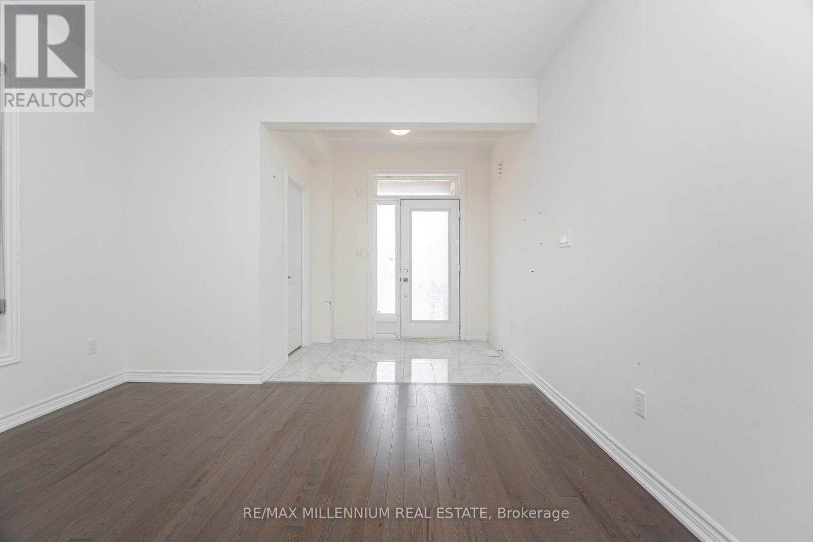 3 Neil Promenade, Caledon, Ontario  L7C 4H6 - Photo 7 - W12343014