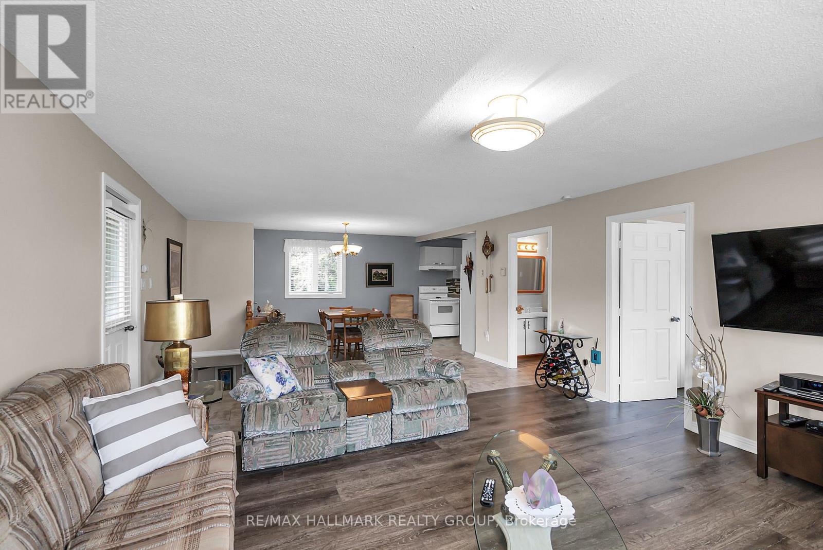 656 Ch Station Road, Alfred And Plantagenet, Ontario  K0B 1A0 - Photo 11 - X12343080