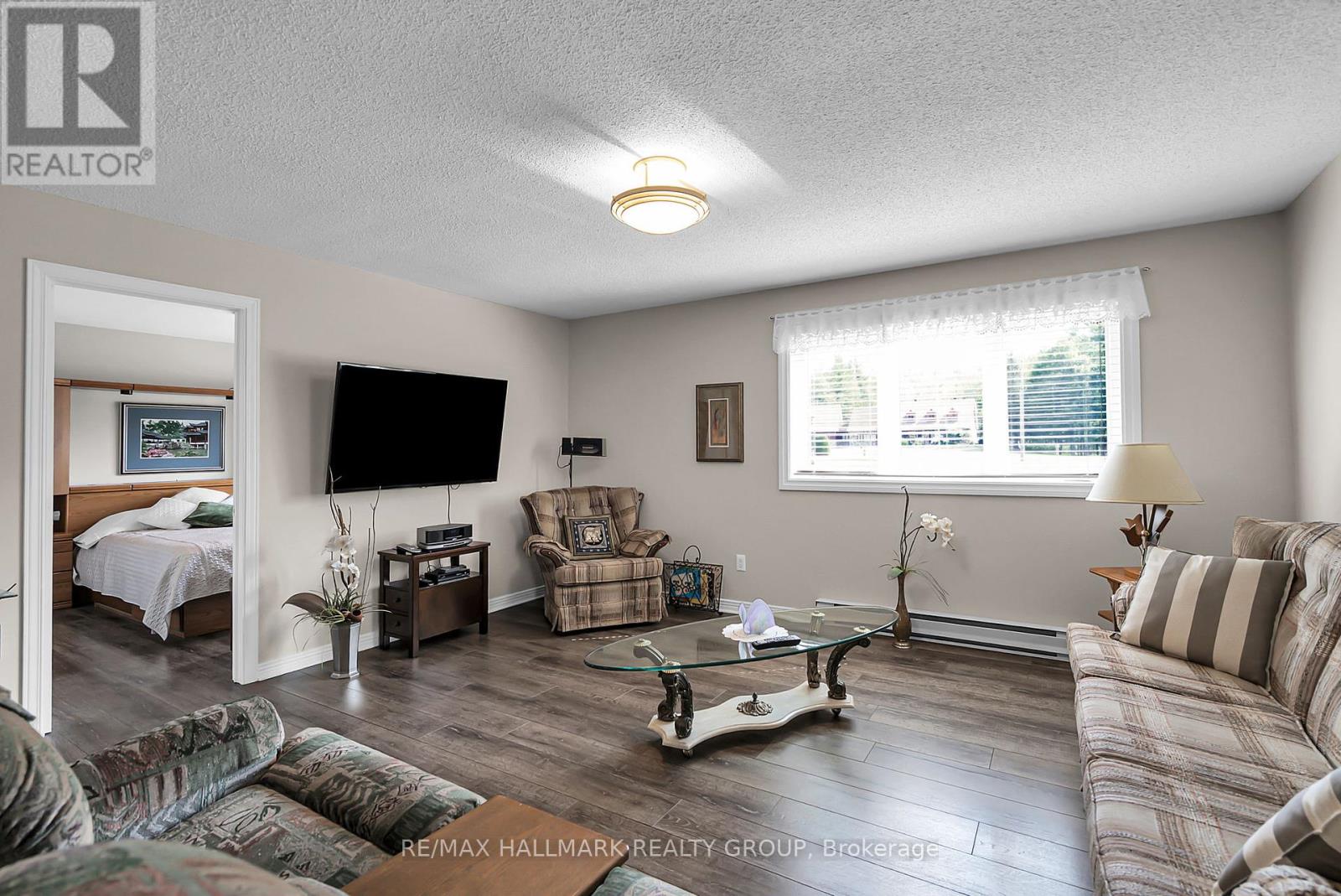 656 Ch Station Road, Alfred And Plantagenet, Ontario  K0B 1A0 - Photo 13 - X12343080