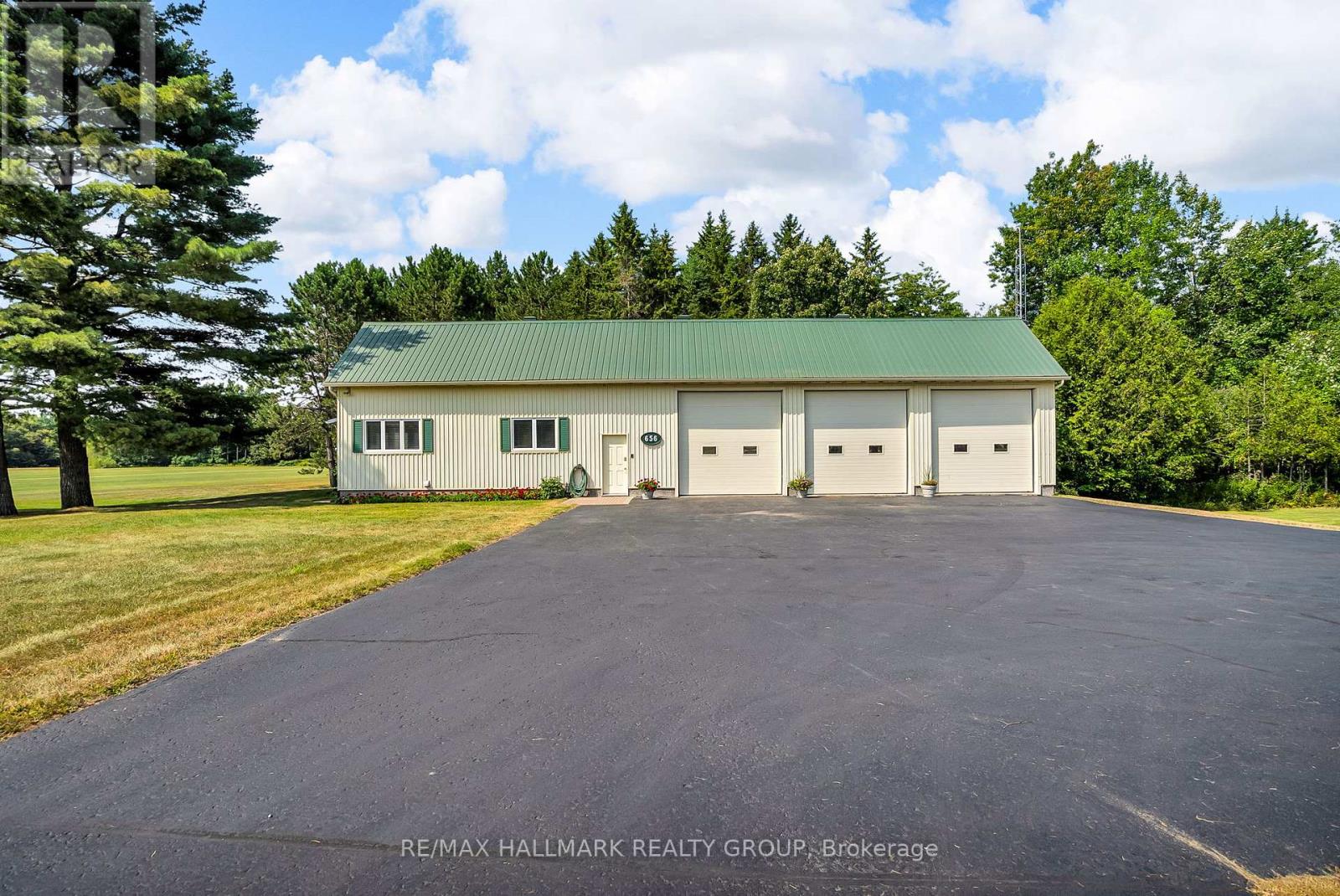 656 Ch Station Road, Alfred And Plantagenet, Ontario  K0B 1A0 - Photo 2 - X12343080