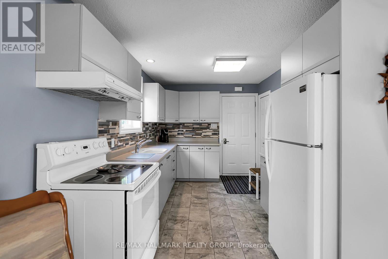 656 Ch Station Road, Alfred And Plantagenet, Ontario  K0B 1A0 - Photo 4 - X12343080