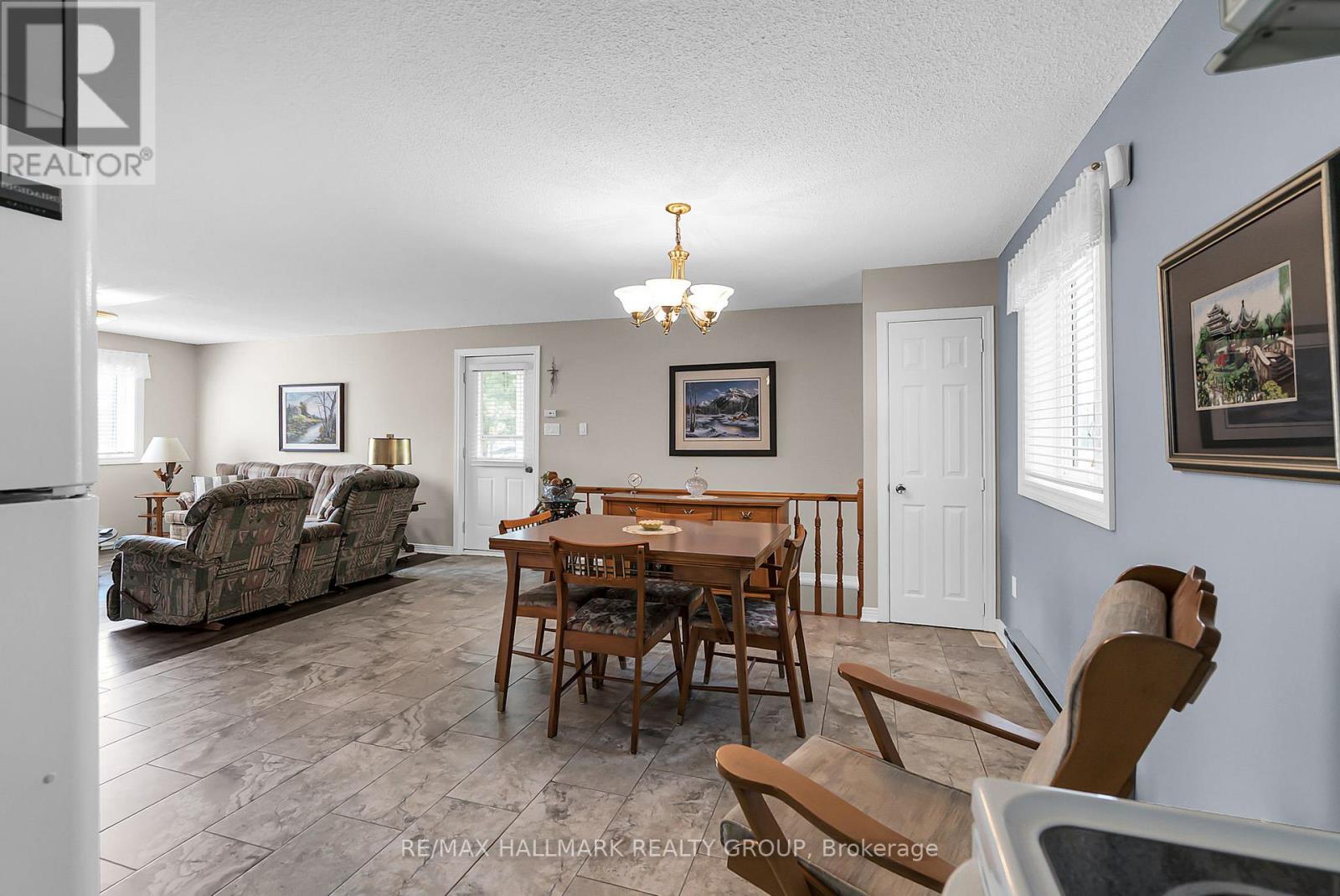 656 Ch Station Road, Alfred And Plantagenet, Ontario  K0B 1A0 - Photo 7 - X12343080
