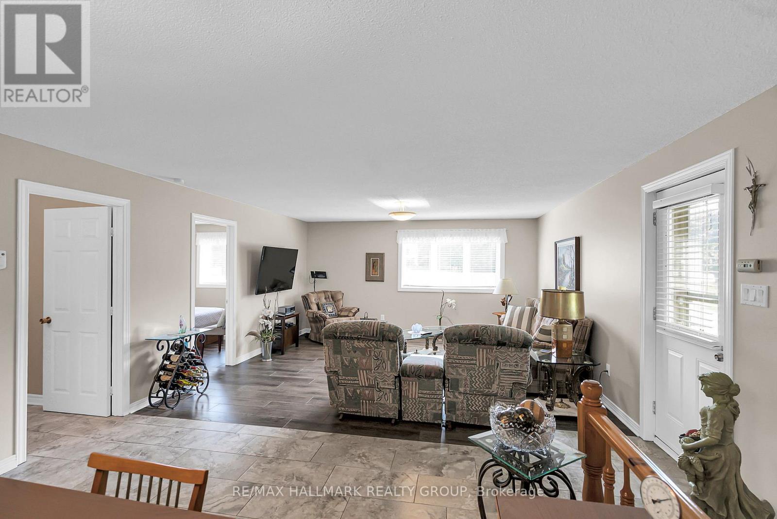 656 Ch Station Road, Alfred And Plantagenet, Ontario  K0B 1A0 - Photo 9 - X12343080