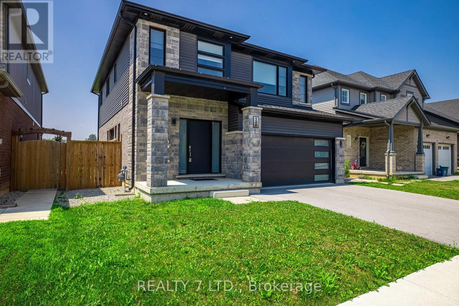 Property at 128 SUSAN DRIVE image 1
