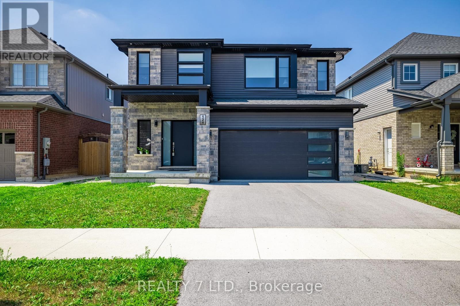 Property at 128 SUSAN DRIVE image 2