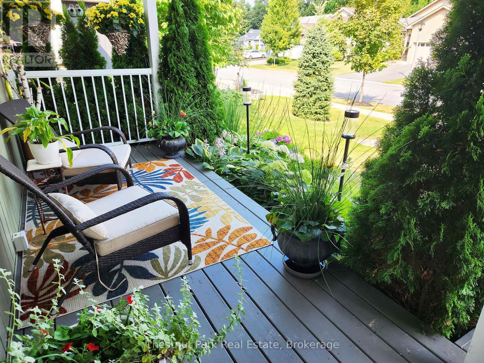 Property at 153 PINERIDGE GATE image 2