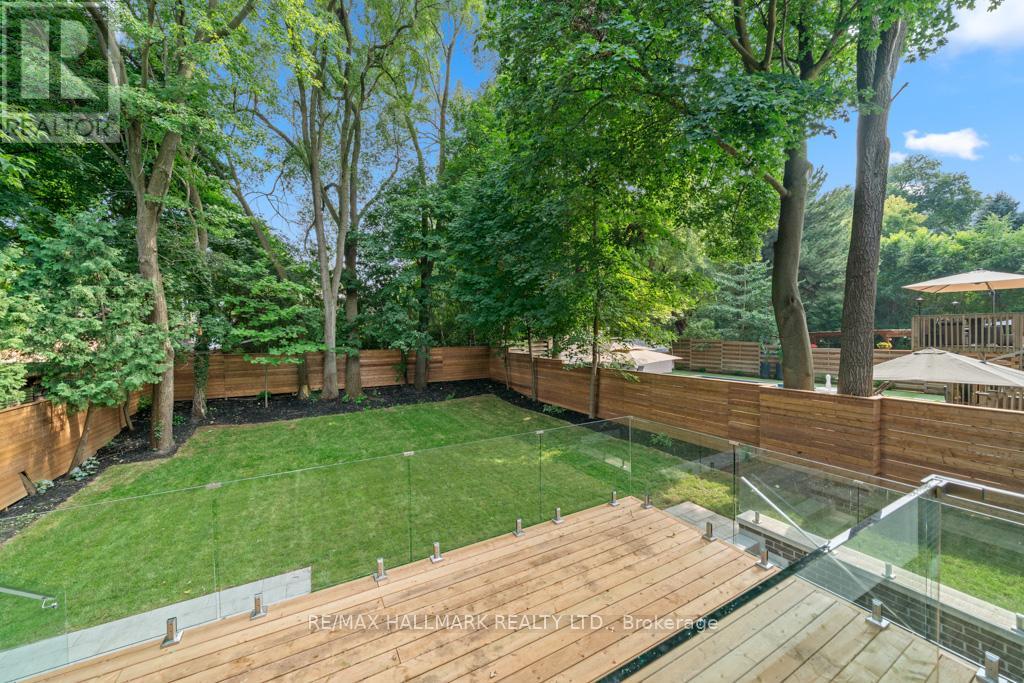 215 Northwood Drive, Toronto, Ontario  M2M 2K5 - Photo 49 - C12330424