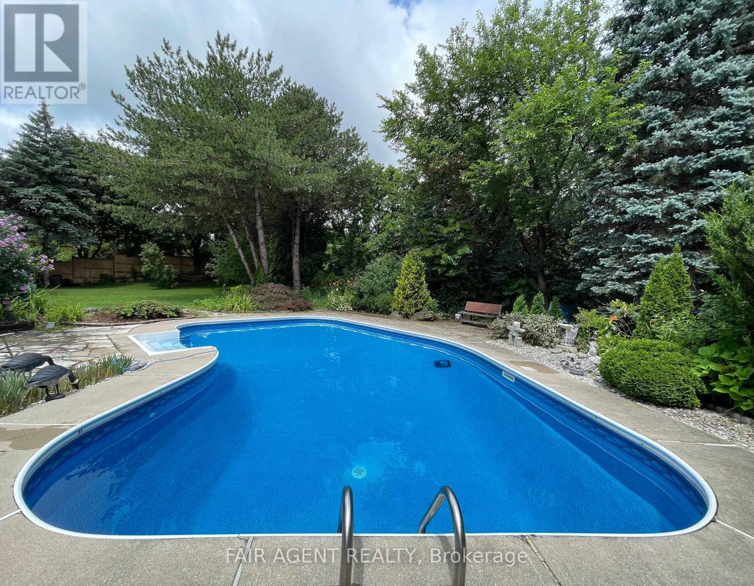 18 Tobin Court, London South, Ontario  N6K 3Y3 - Photo 17 - X12343110