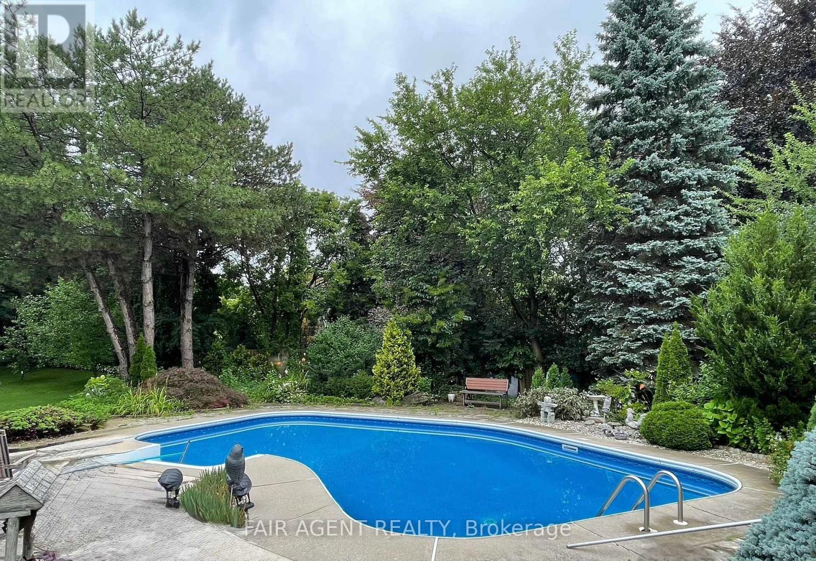 18 Tobin Court, London South, Ontario  N6K 3Y3 - Photo 18 - X12343110