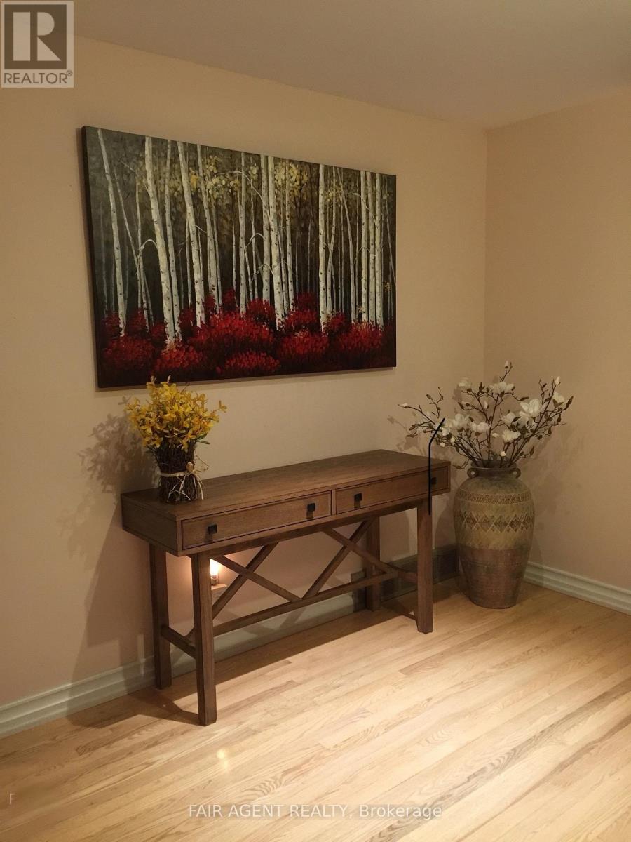Property at 18 TOBIN COURT image 2