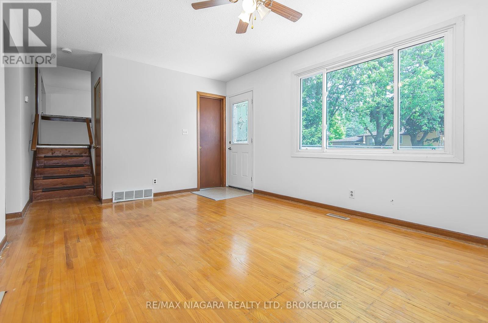 800 Ferndale Avenue, Fort Erie, Ontario  L2A 5E2 - Photo 21 - X12343118